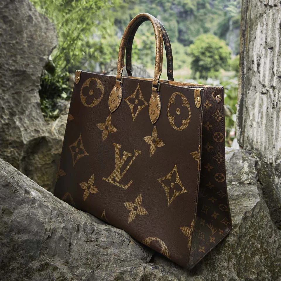 Louis Vuitton product still 18